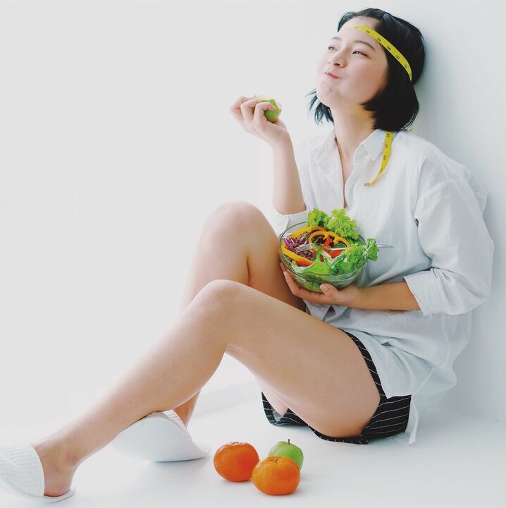frisches Gemüsesalatgericht japanische Diät abnehmen
